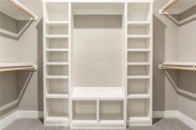 16827 W 164th Terrace, Olathe, KS 66062