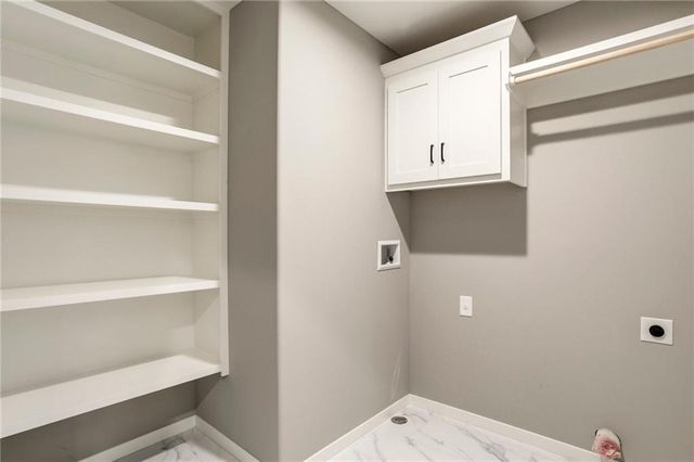 16827 W 164th Terrace, Olathe, KS 66062