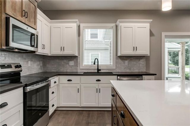 16827 W 164th Terrace, Olathe, KS 66062