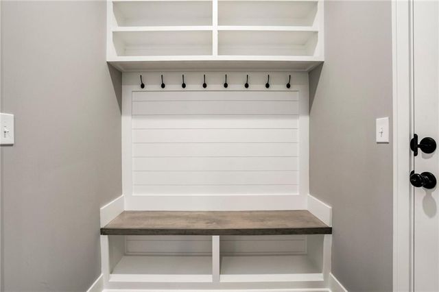 16827 W 164th Terrace, Olathe, KS 66062