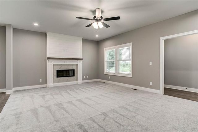 16827 W 164th Terrace, Olathe, KS 66062