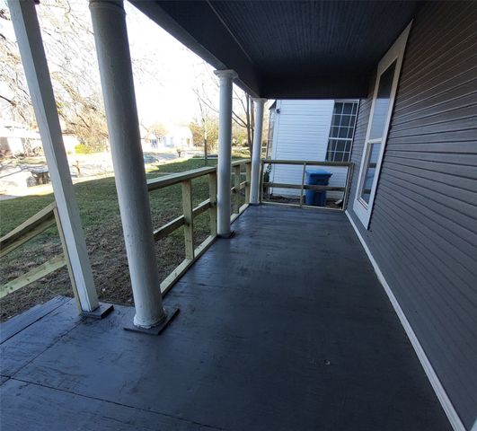 1326 W Sears Street, Denison, TX 75020