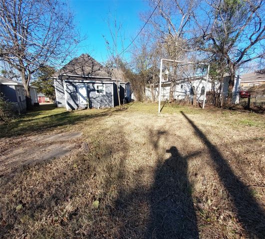 1326 W Sears Street, Denison, TX 75020