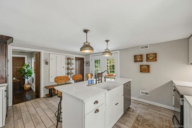 51 Mountainside Road, Warwick, NY 10990