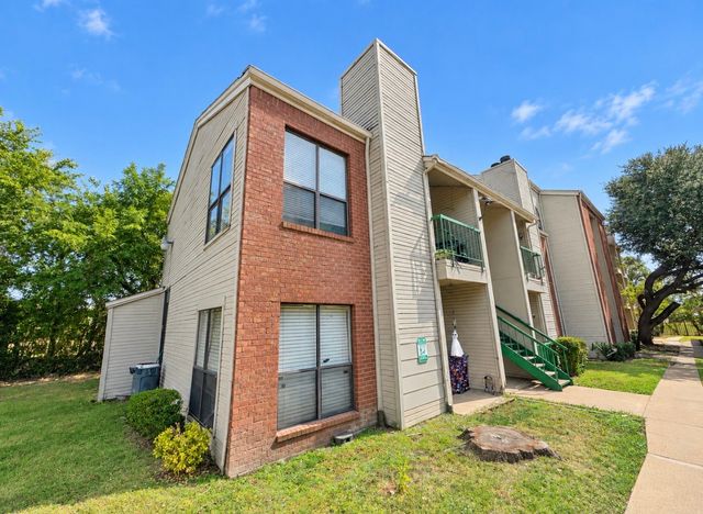 7126 Holly Hill Drive 108, Dallas, TX 75231