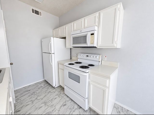 7126 Holly Hill Drive 108, Dallas, TX 75231
