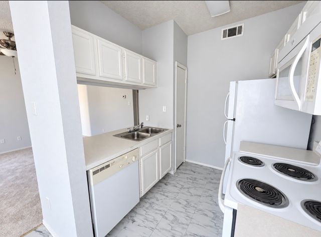 7126 Holly Hill Drive 108, Dallas, TX 75231