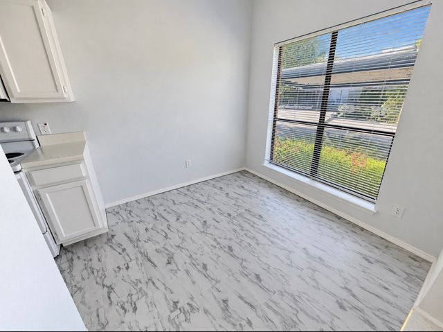 7126 Holly Hill Drive 108, Dallas, TX 75231