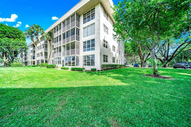 2601 S Course Drive 111, Pompano Beach, FL 33069