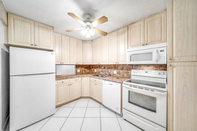 2601 S Course Drive 111, Pompano Beach, FL 33069