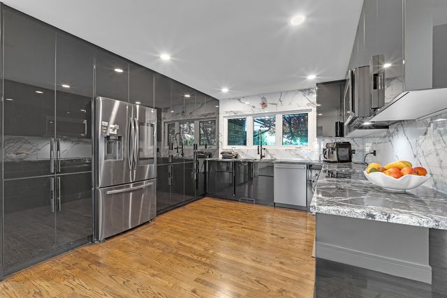 1866 Berry Lane, Des Plaines, IL 60018