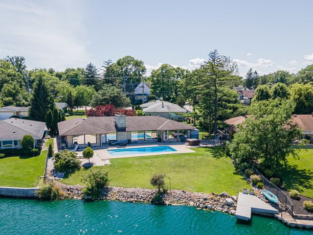 1866 Berry Lane, Des Plaines, IL 60018