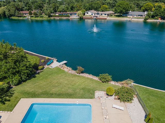 1866 Berry Lane, Des Plaines, IL 60018