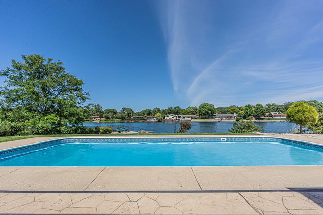 1866 Berry Lane, Des Plaines, IL 60018