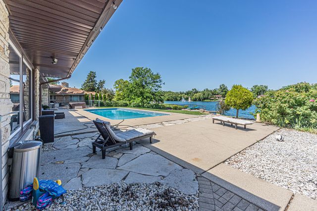 1866 Berry Lane, Des Plaines, IL 60018