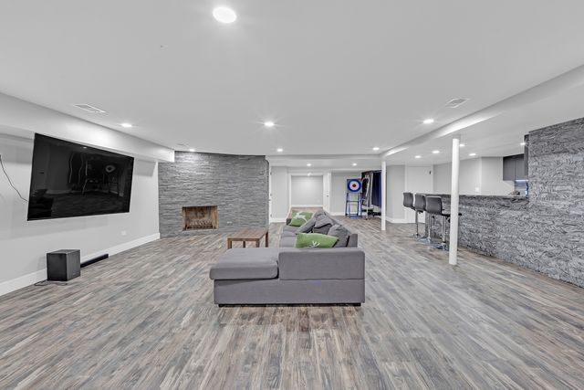 1866 Berry Lane, Des Plaines, IL 60018