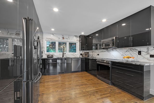 1866 Berry Lane, Des Plaines, IL 60018