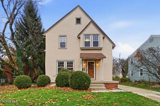 737 Inwood Place, Maumee, OH 43537