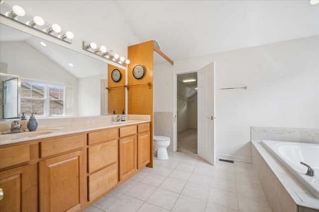 206 S Western Avenue, Bartlett, IL 60103
