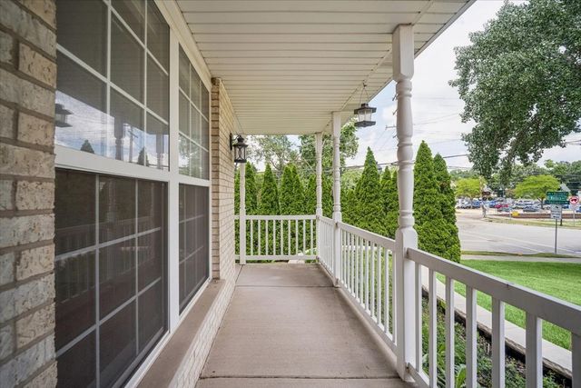 206 S Western Avenue, Bartlett, IL 60103