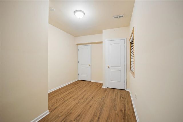 206 S Western Avenue, Bartlett, IL 60103