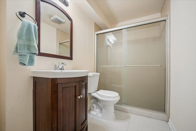 206 S Western Avenue, Bartlett, IL 60103