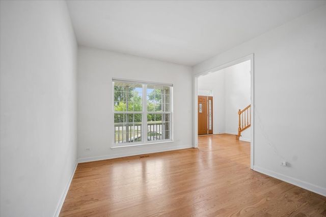 206 S Western Avenue, Bartlett, IL 60103