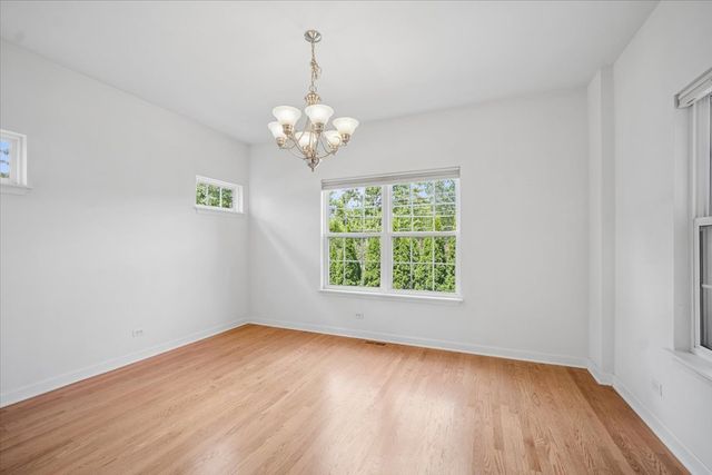 206 S Western Avenue, Bartlett, IL 60103