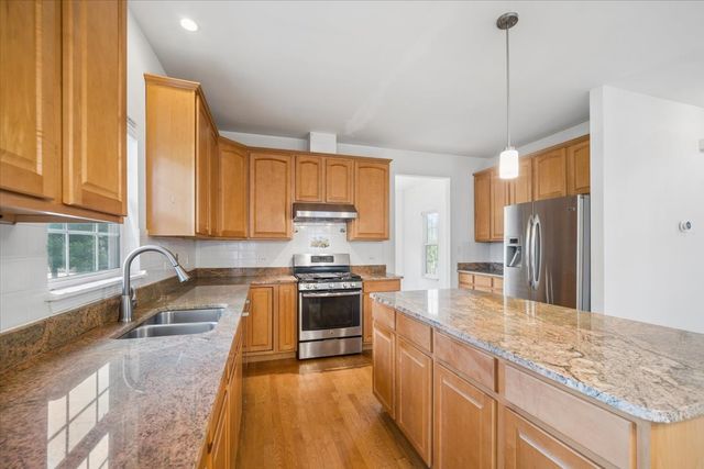 206 S Western Avenue, Bartlett, IL 60103