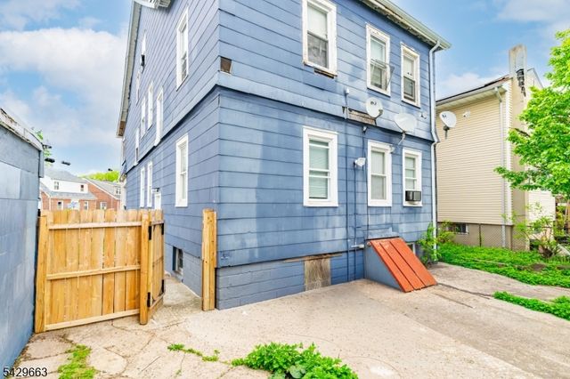 59 Adams St, Irvington Twp., NJ 07111