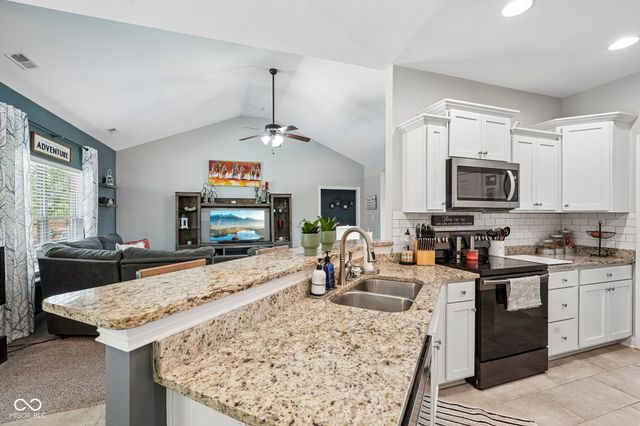 4911 E Daisy Lane, Mooresville, IN 46158