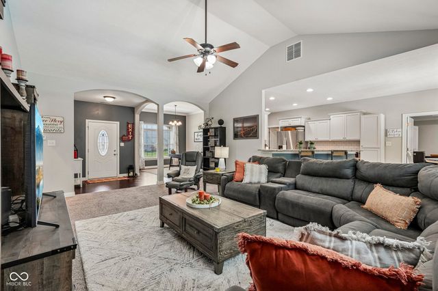 4911 E Daisy Lane, Mooresville, IN 46158