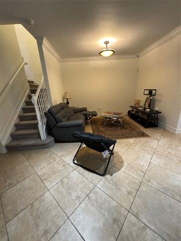 127 Riverwalk Circle W, Plantation, FL 33325