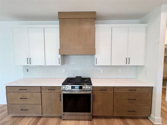 1355 NW Yorktown Drive, Waukee, IA 50263