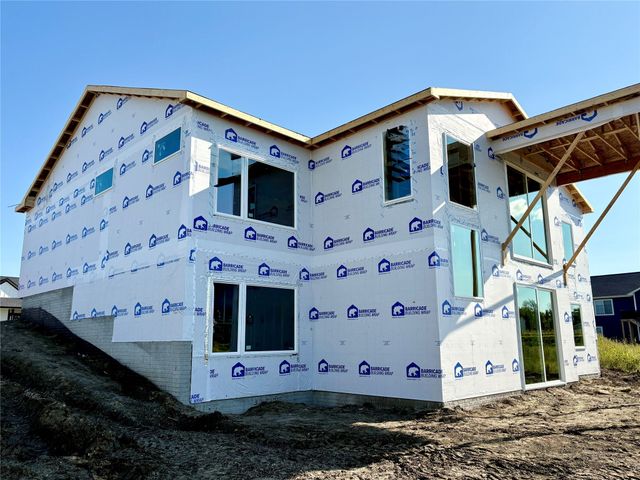 1355 NW Yorktown Drive, Waukee, IA 50263