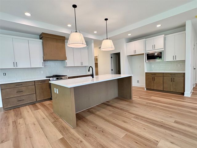 1355 NW Yorktown Drive, Waukee, IA 50263