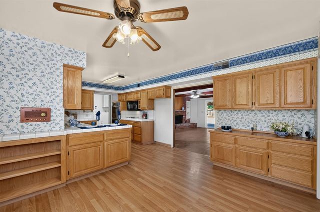 1630 W Robinwood Lane, Fresno, CA 93711