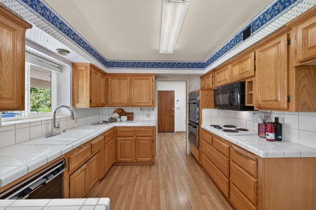 1630 W Robinwood Lane, Fresno, CA 93711