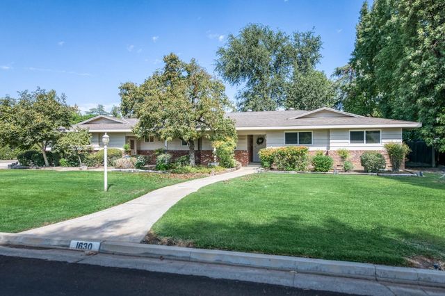 1630 W Robinwood Lane, Fresno, CA 93711