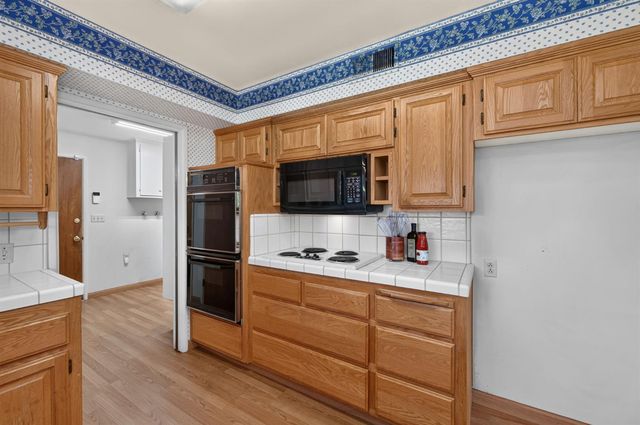 1630 W Robinwood Lane, Fresno, CA 93711