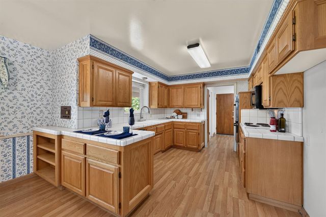 1630 W Robinwood Lane, Fresno, CA 93711