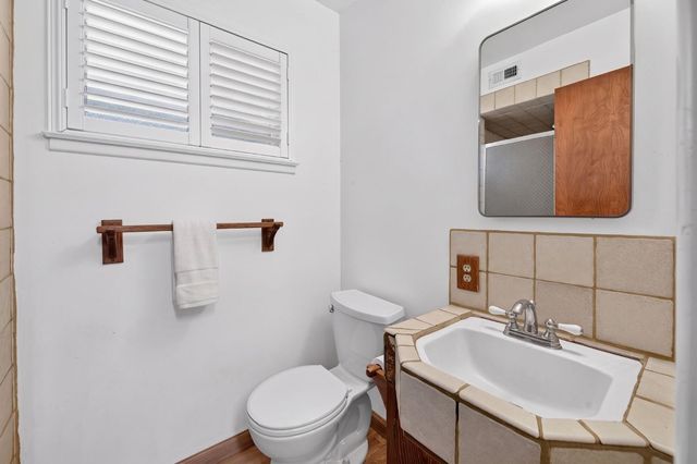 1630 W Robinwood Lane, Fresno, CA 93711