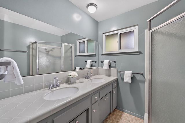 1630 W Robinwood Lane, Fresno, CA 93711