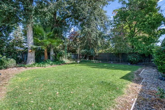 1630 W Robinwood Lane, Fresno, CA 93711