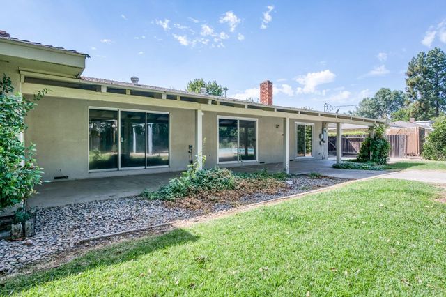1630 W Robinwood Lane, Fresno, CA 93711