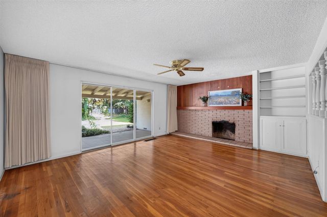 1630 W Robinwood Lane, Fresno, CA 93711