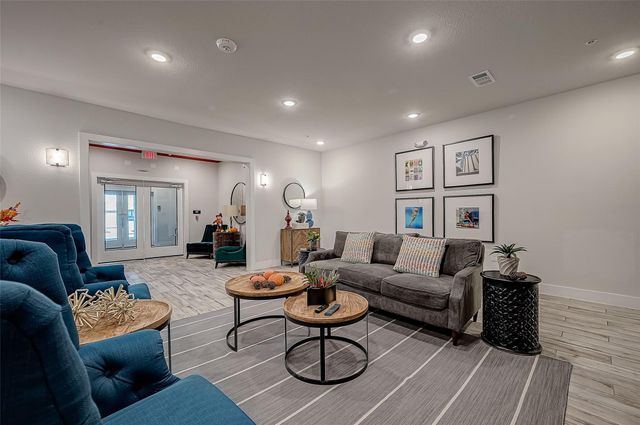 6804 Westview Drive 1402, Houston, TX 77055