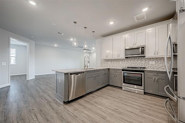 6804 Westview Drive 1402, Houston, TX 77055