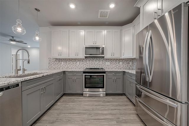 6804 Westview Drive 1402, Houston, TX 77055