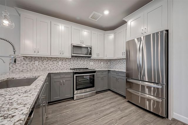 6804 Westview Drive 1402, Houston, TX 77055